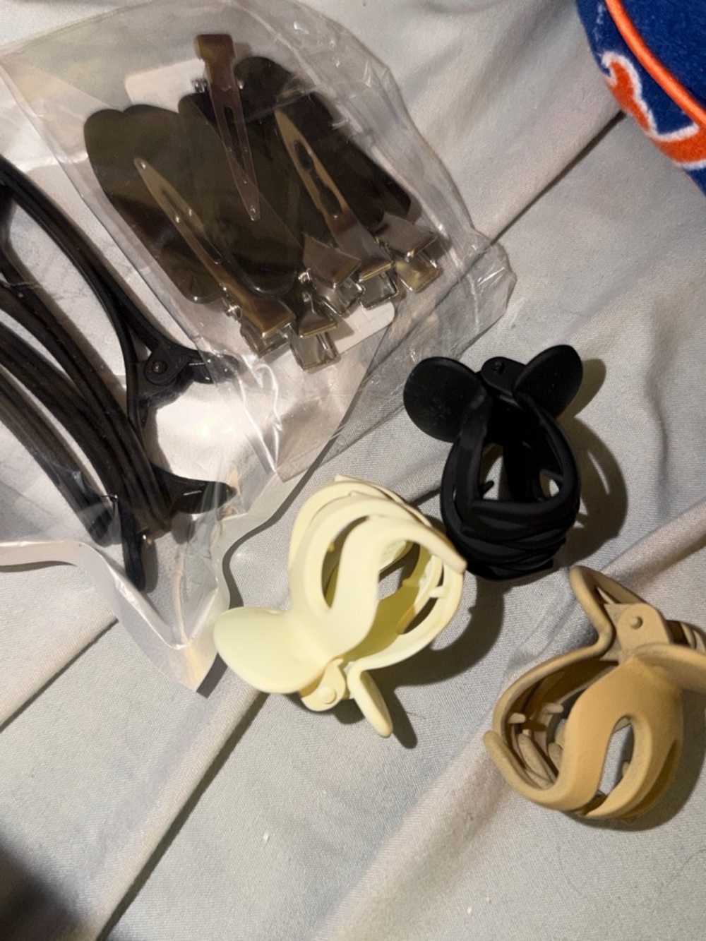 SHEIN Neutral Matte Hair Claw Clips in Black, Cream & Tan